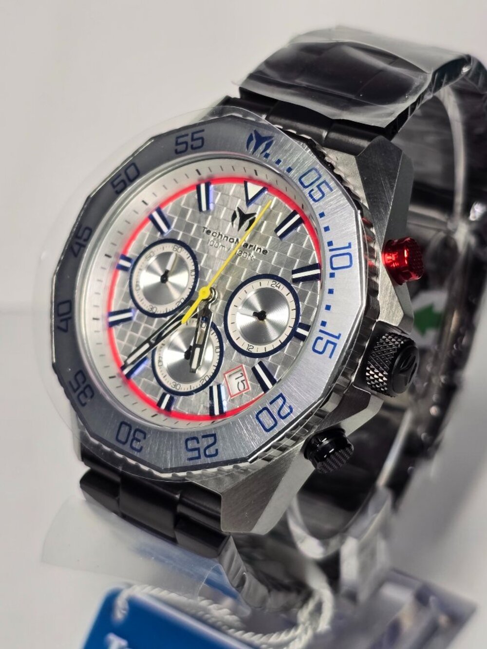 TechnoMarine Racing Legends Men's Watch - 44.2mm. Black, Silver, Red (TM-525025)